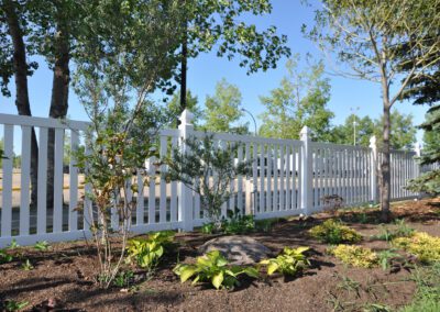 DLR vinyl fence picket fence